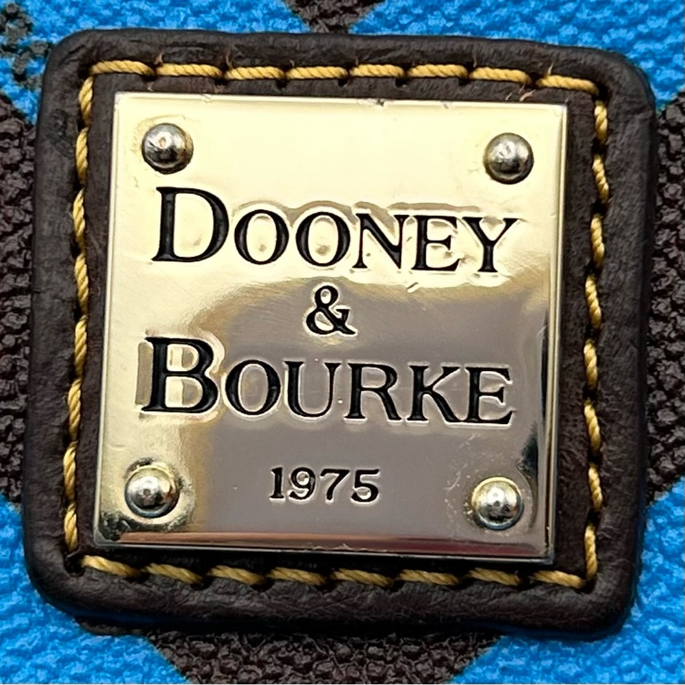 Dooney & Bourke BROWN with Blue Chevron Zip Around Wallet NWOT - Picture 2 of 12